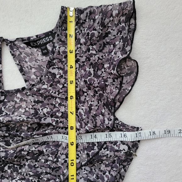 Express | Dark Floral Sheer Ruffle Top Keyhole Button EUC 2010 Women's XS - Picture 4 of 16